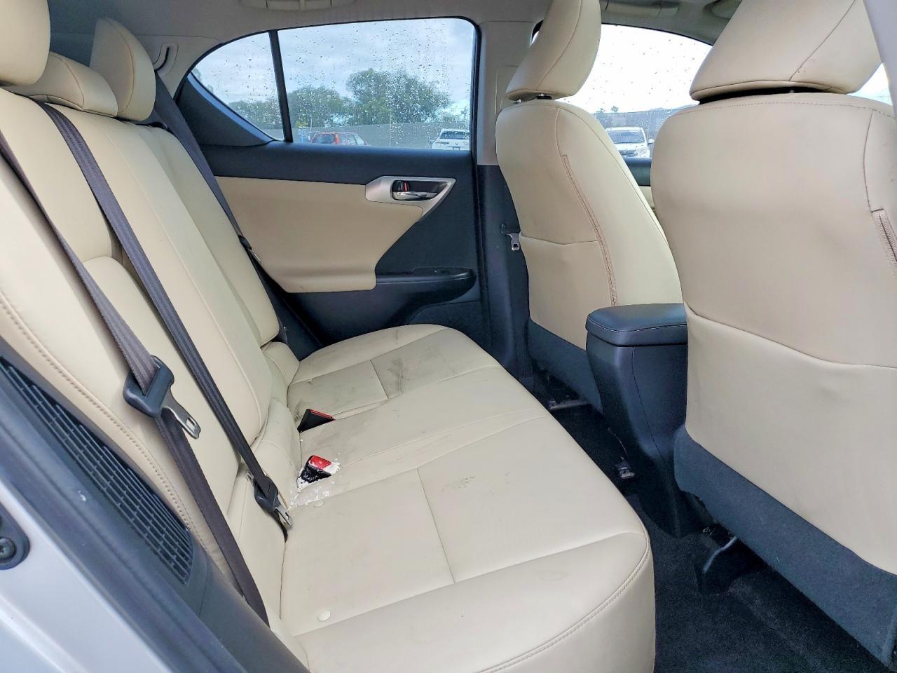2013 LEXUS CT 200