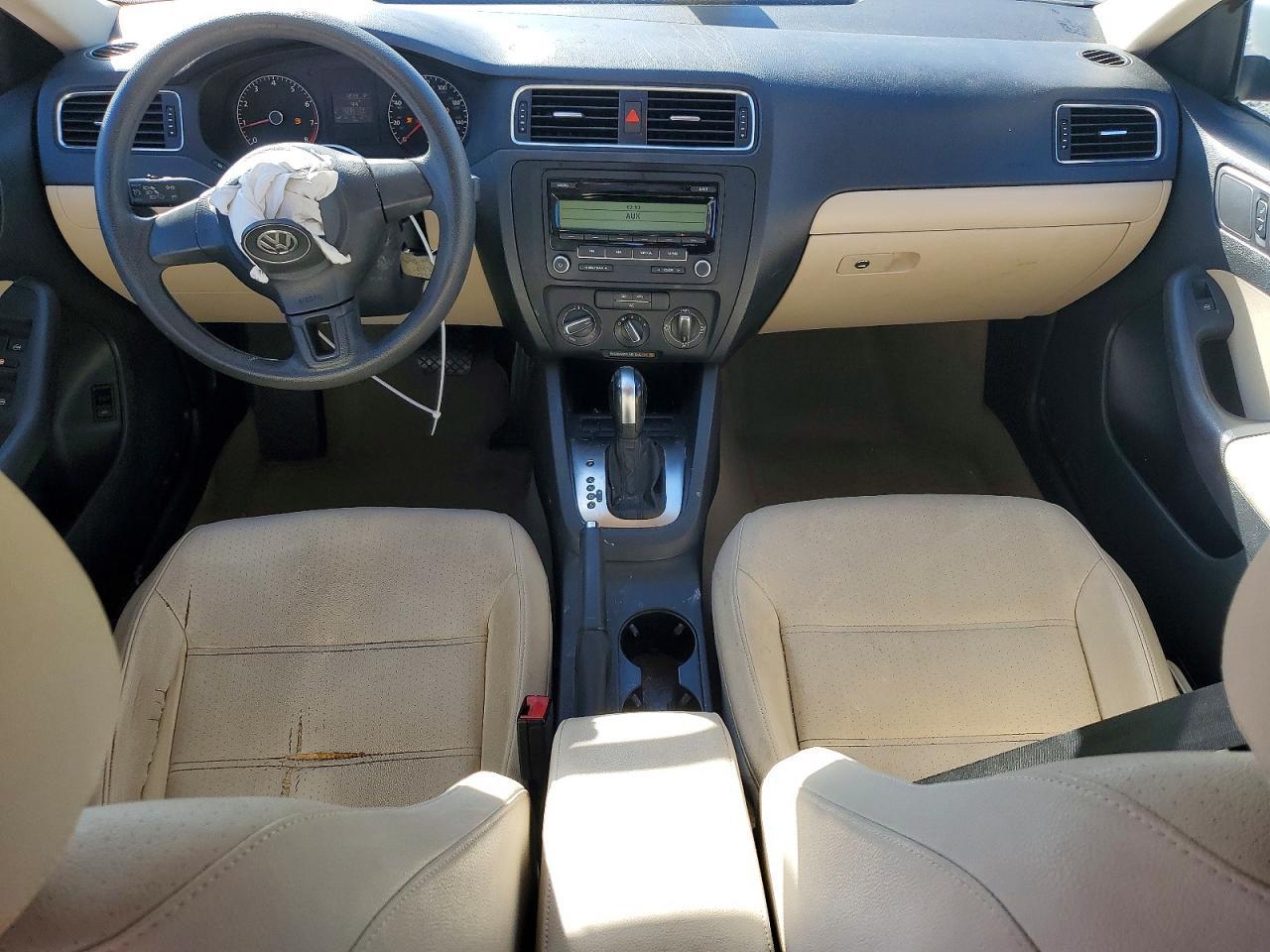 2011 VOLKSWAGEN JETTA