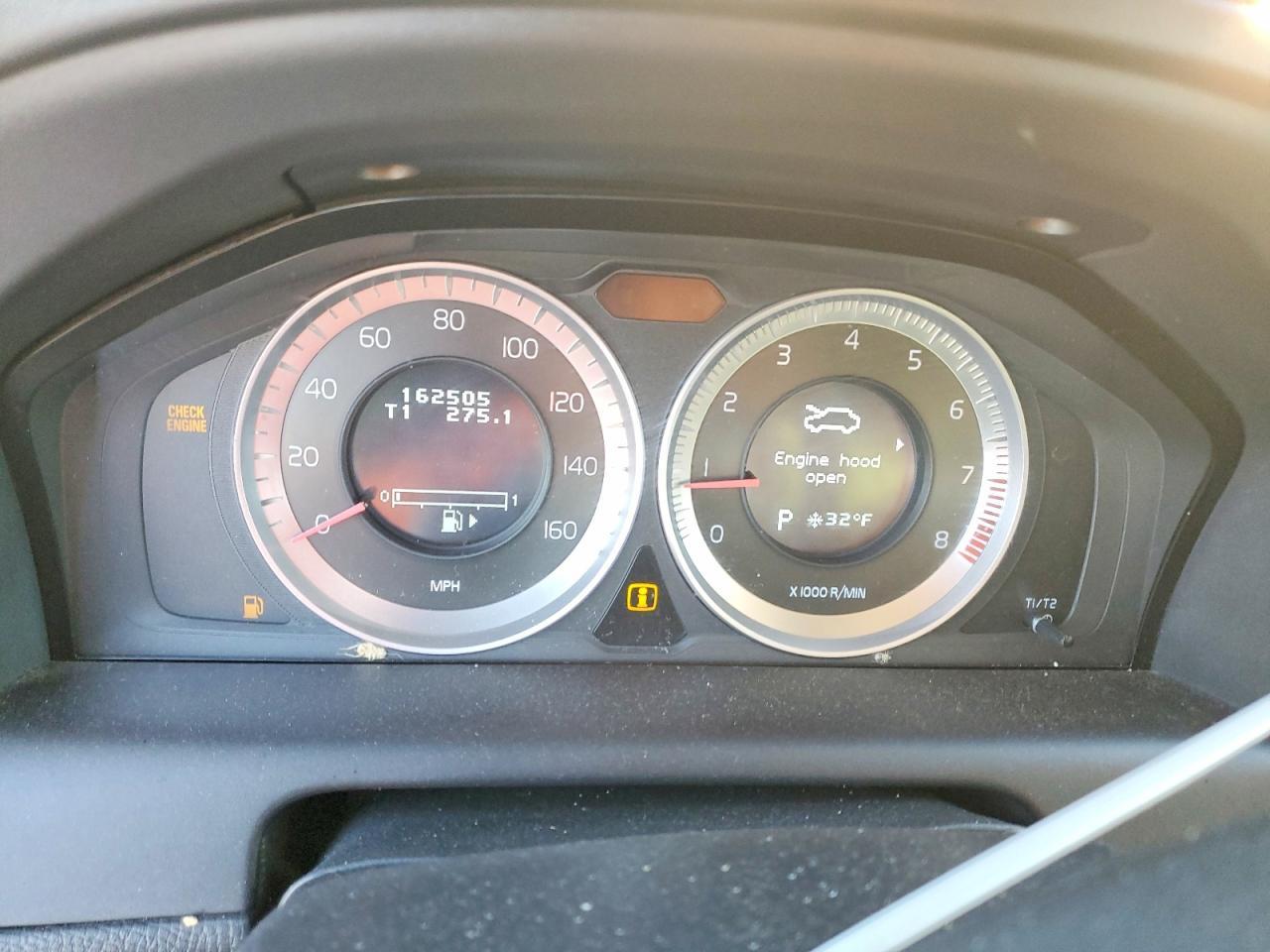 2011 VOLVO XC60