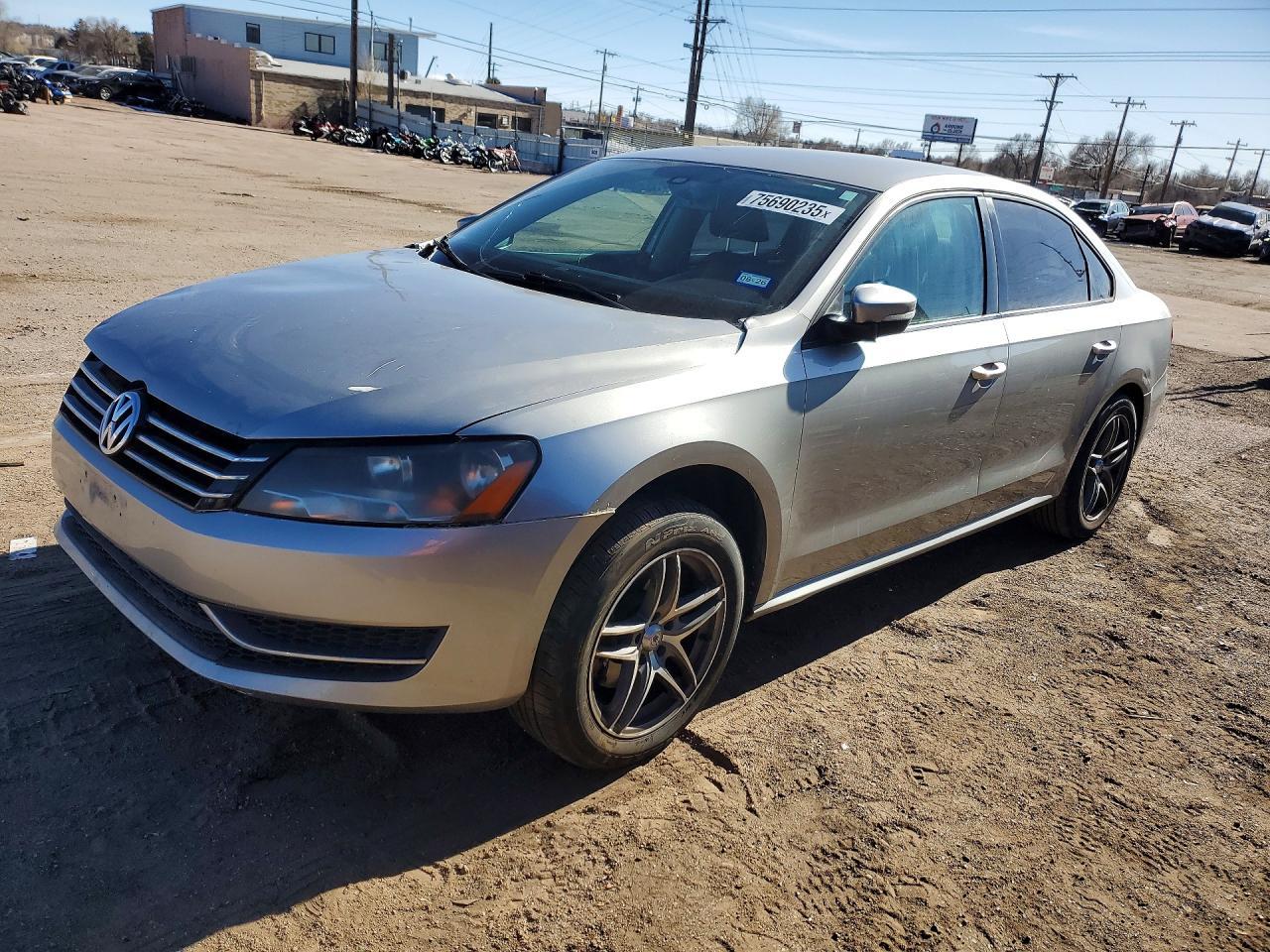 2014 VOLKSWAGEN Passat