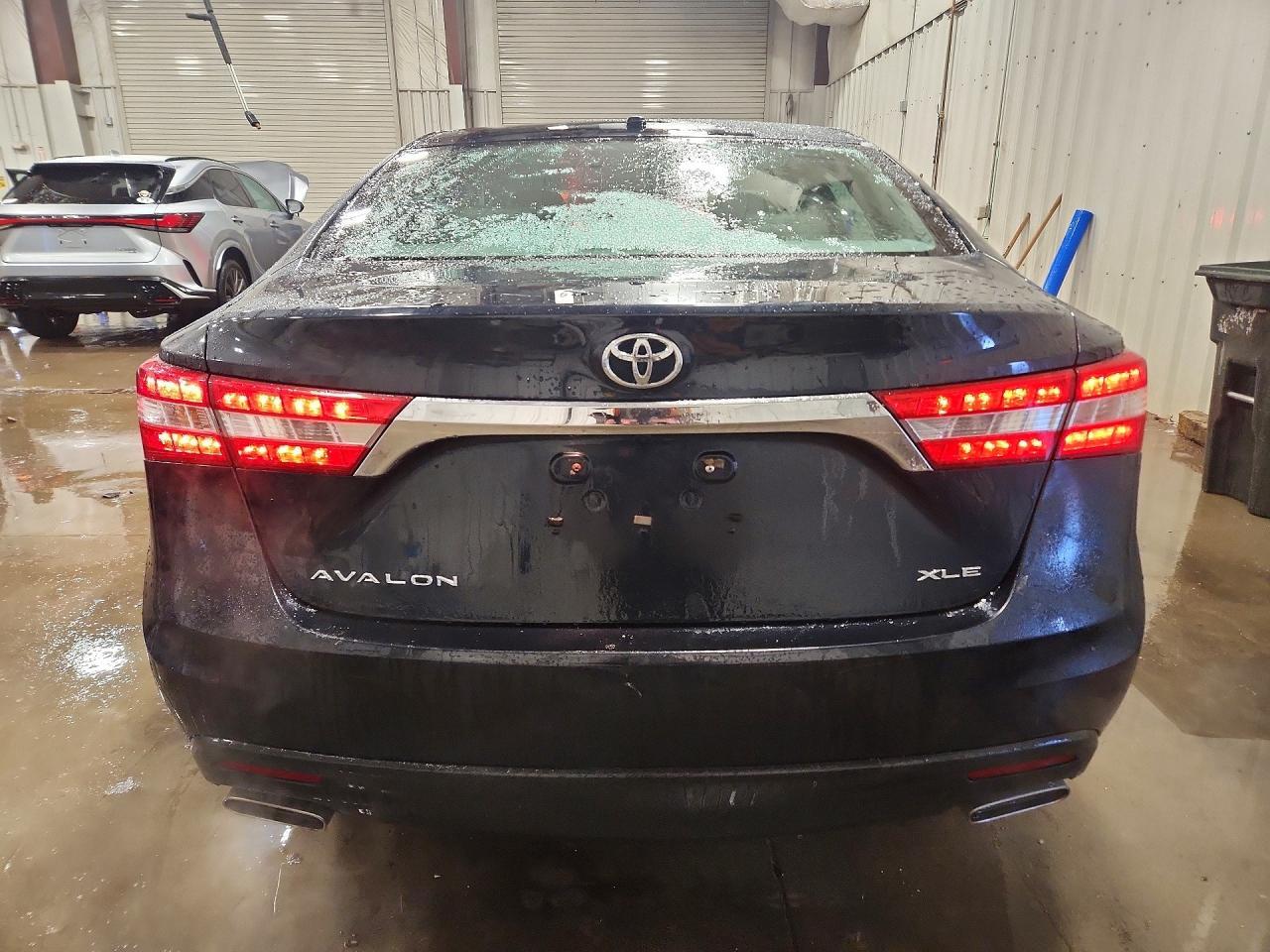 2015 TOYOTA Avalon