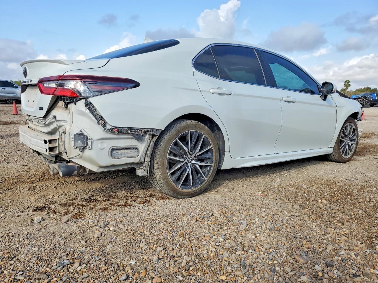 2022 TOYOTA CAMRY