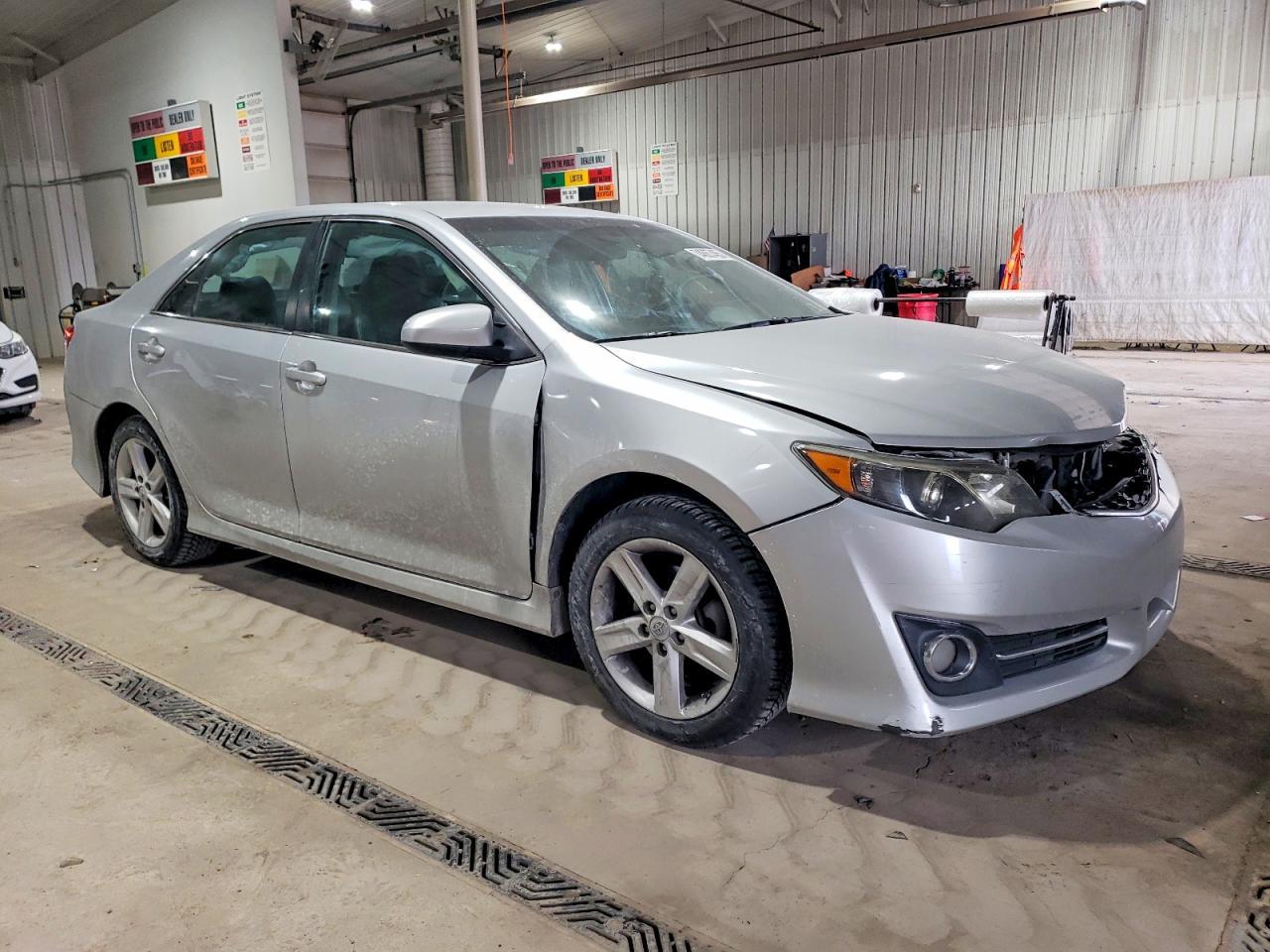 2014 TOYOTA CAMRY