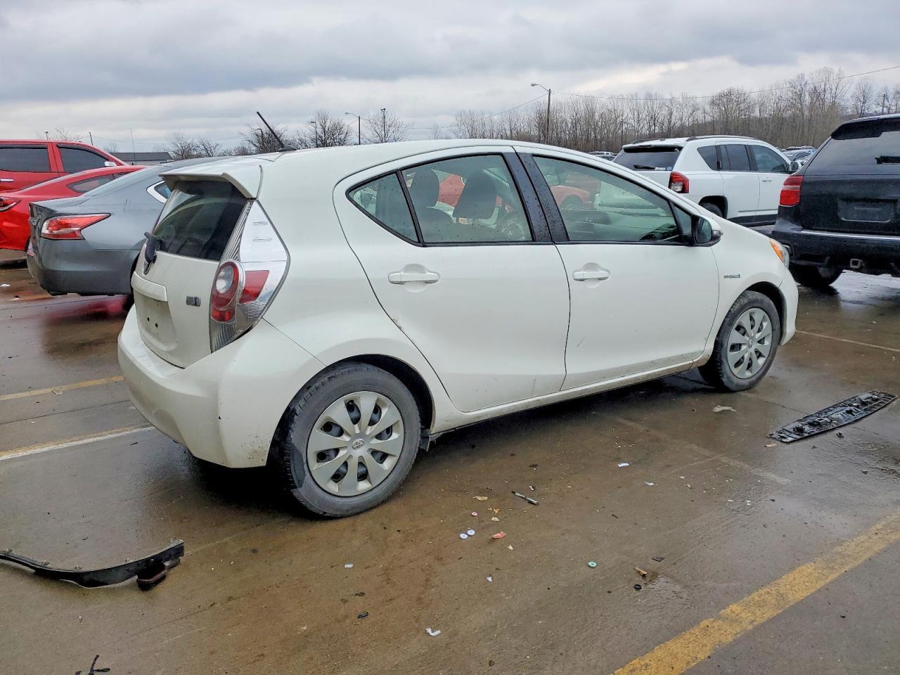 2014 TOYOTA Prius c