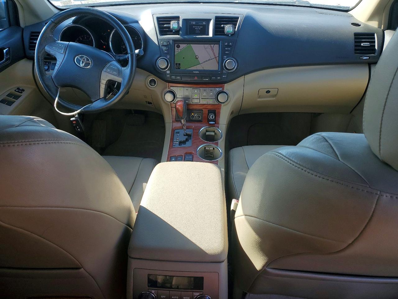 2010 TOYOTA HIGHLANDER