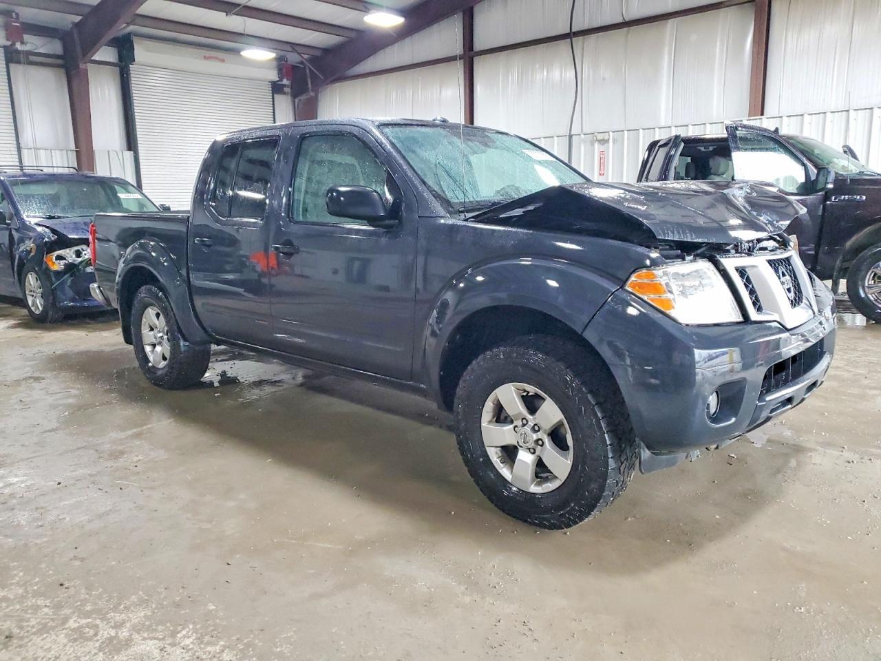 2013 NISSAN Frontier
