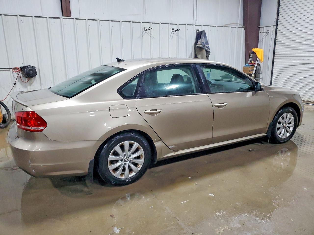 2015 VOLKSWAGEN Passat