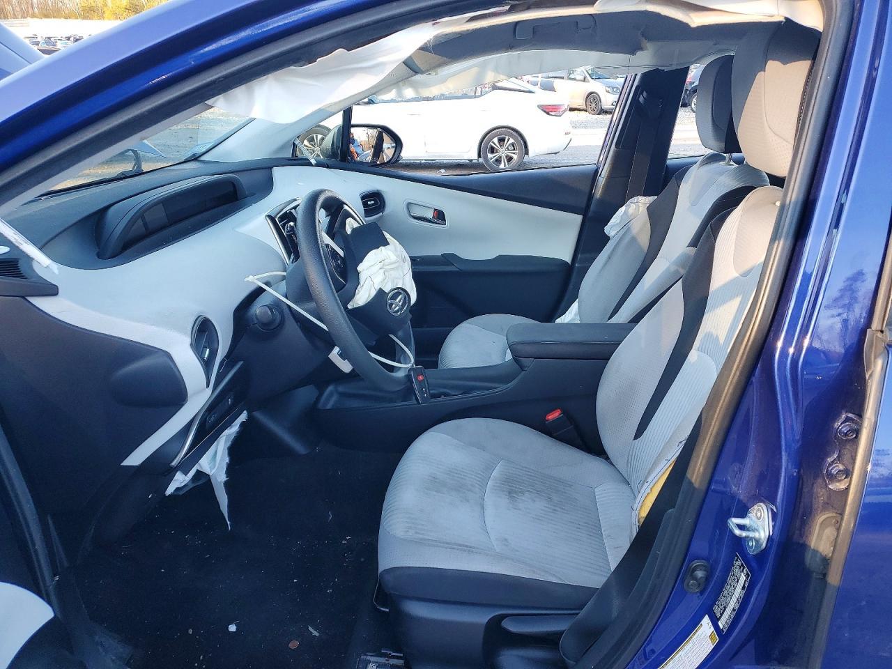 2016 TOYOTA PRIUS