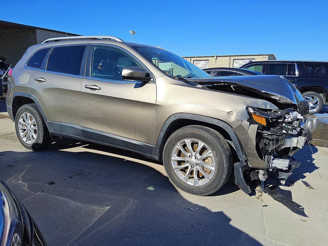 2019 JEEP CHEROKEE