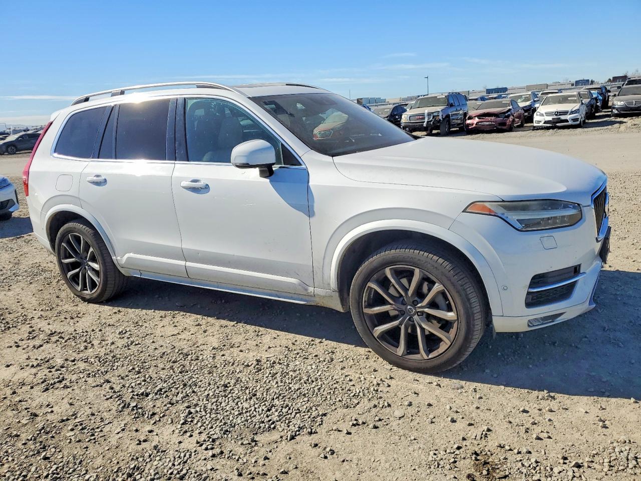 2017 VOLVO XC90