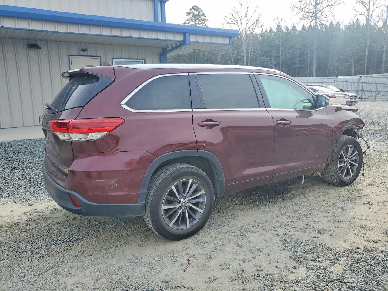 2017 TOYOTA HIGHLANDER