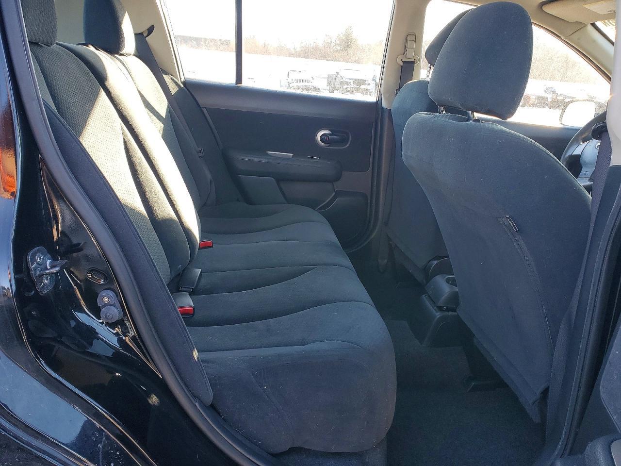 2011 NISSAN VERSA