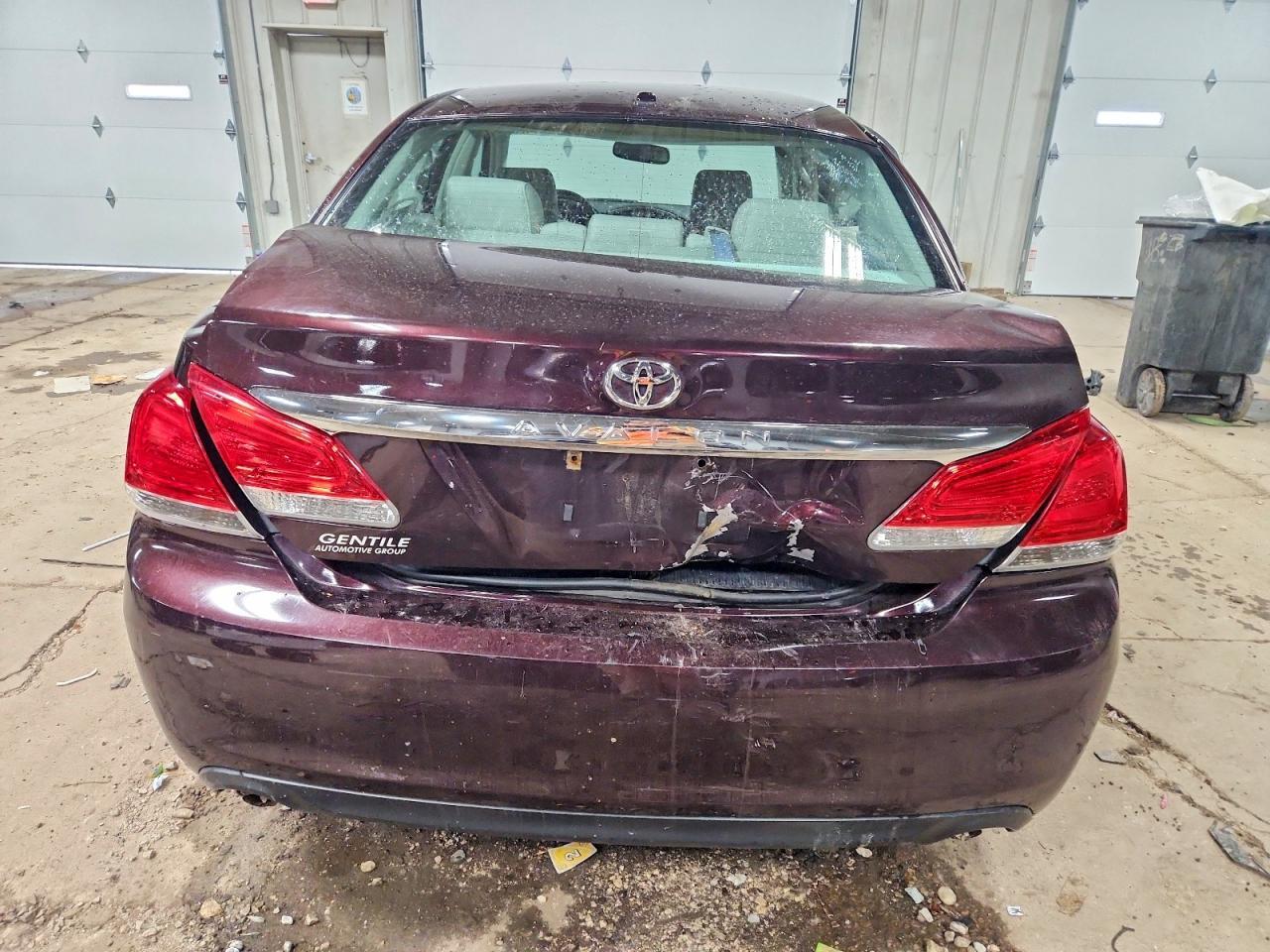 2011 TOYOTA Avalon