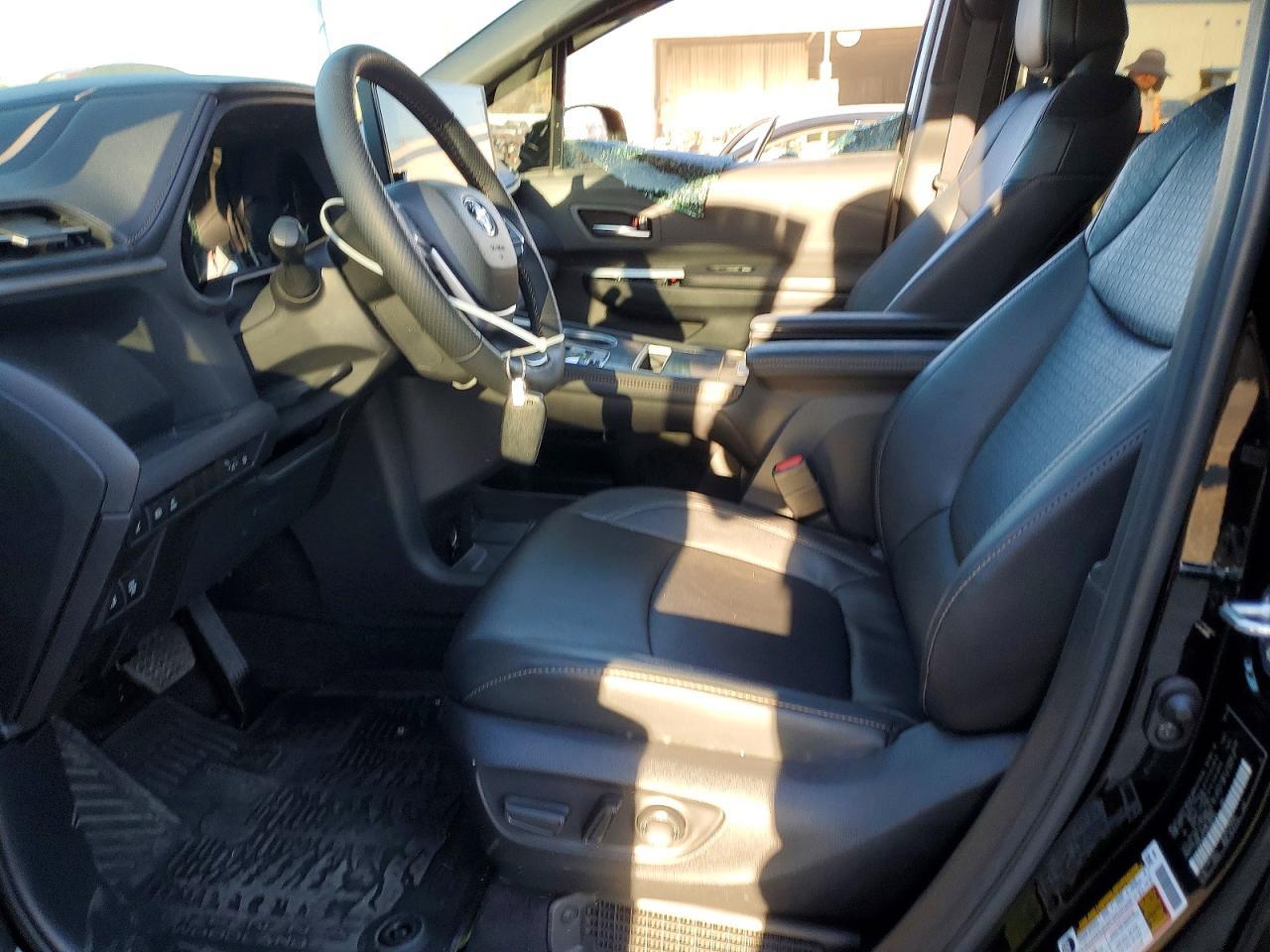 2025 TOYOTA SIENNA