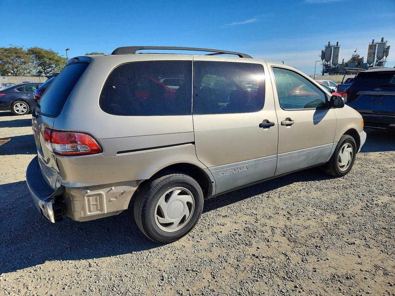 2002 TOYOTA SIENNA
