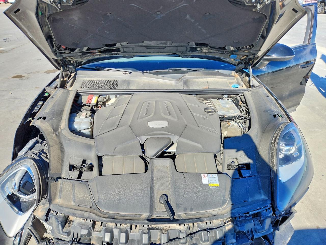 2022 PORSCHE CAYENNE