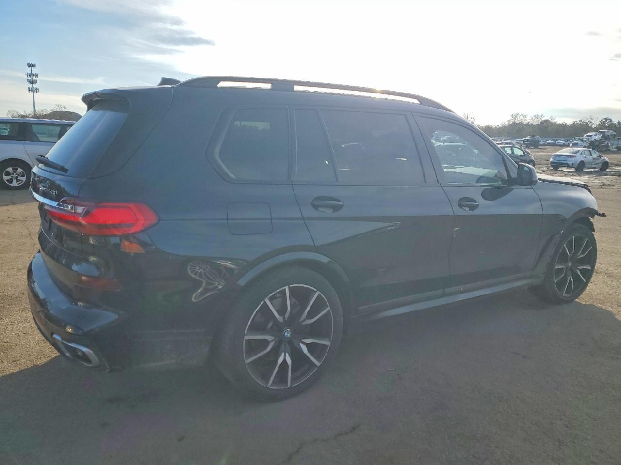 2021 BMW X7