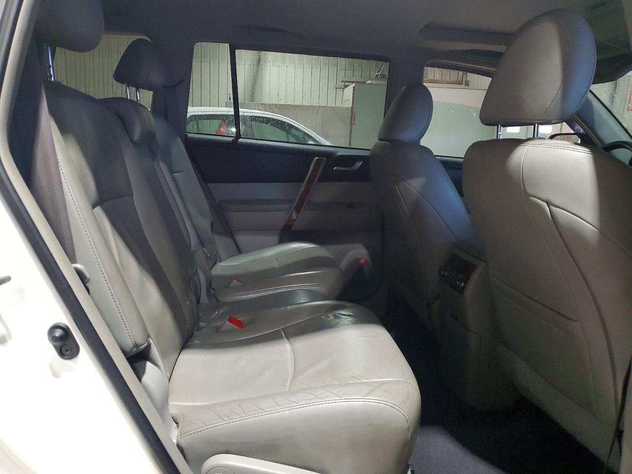 2013 TOYOTA HIGHLANDER