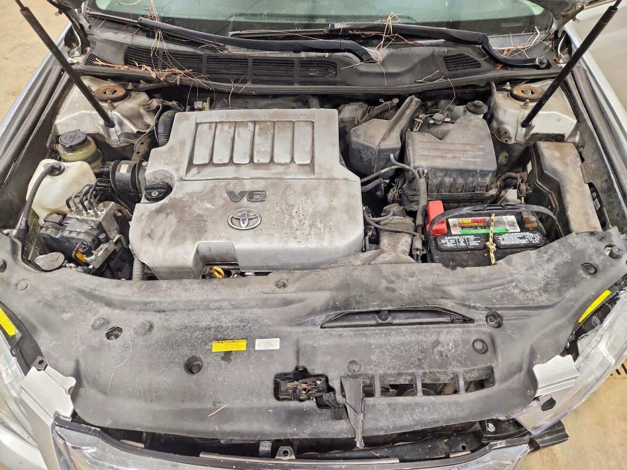 2010 TOYOTA Avalon