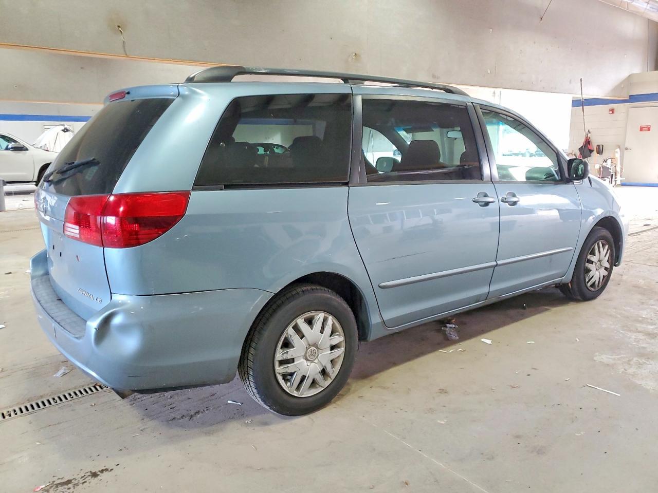 2005 TOYOTA SIENNA