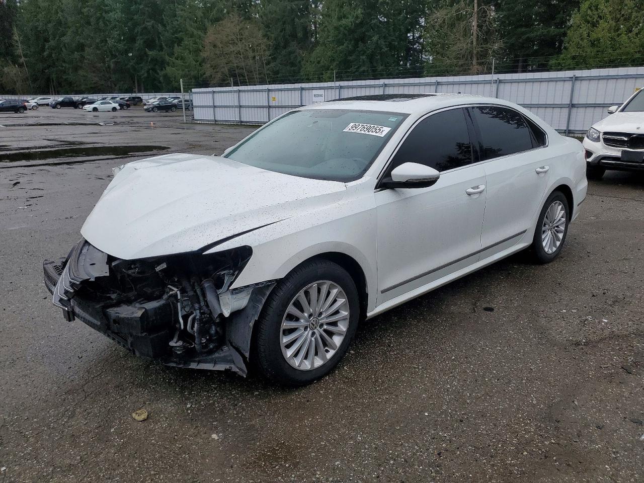 2016 VOLKSWAGEN Passat