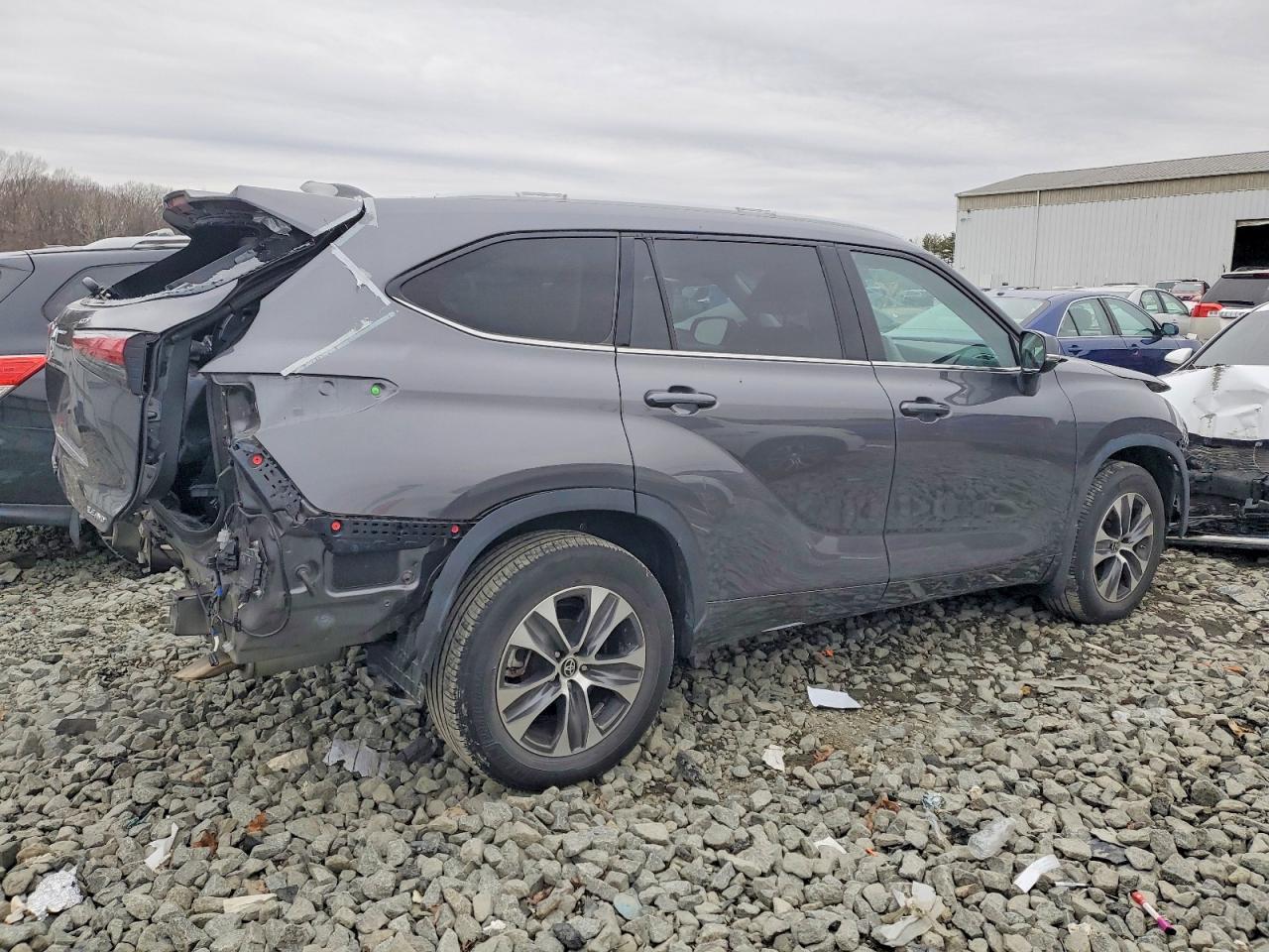 2022 TOYOTA HIGHLANDER