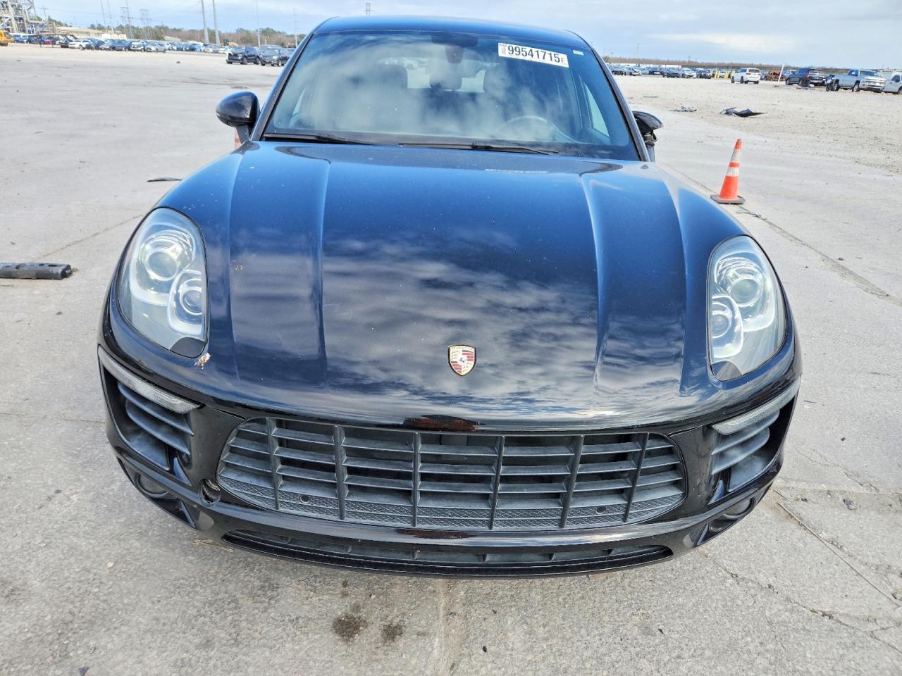 2015 PORSCHE Macan