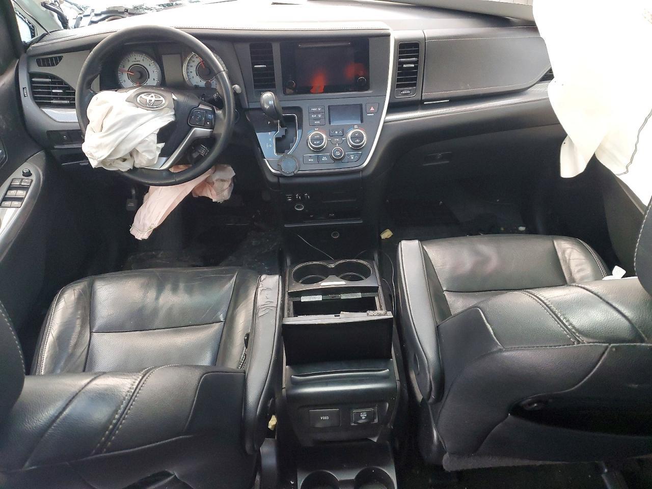 2015 TOYOTA SIENNA