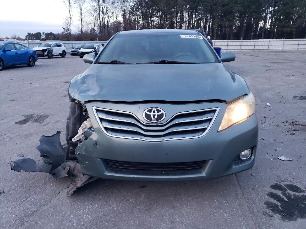 2011 TOYOTA CAMRY