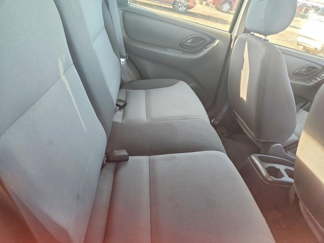 2004 FORD ESCAPE