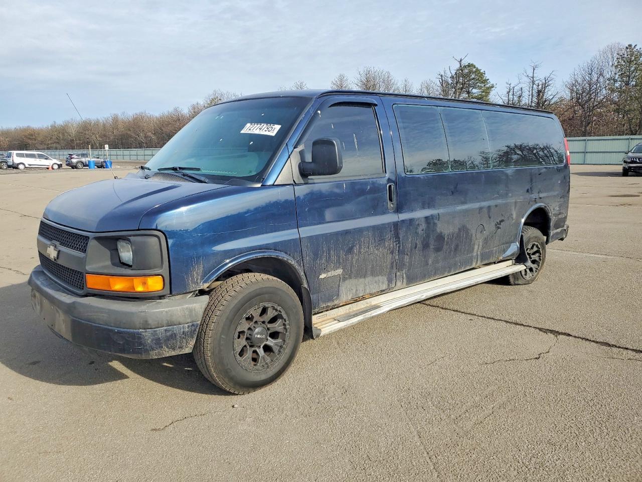 2005 CHEVROLET Express 3500
