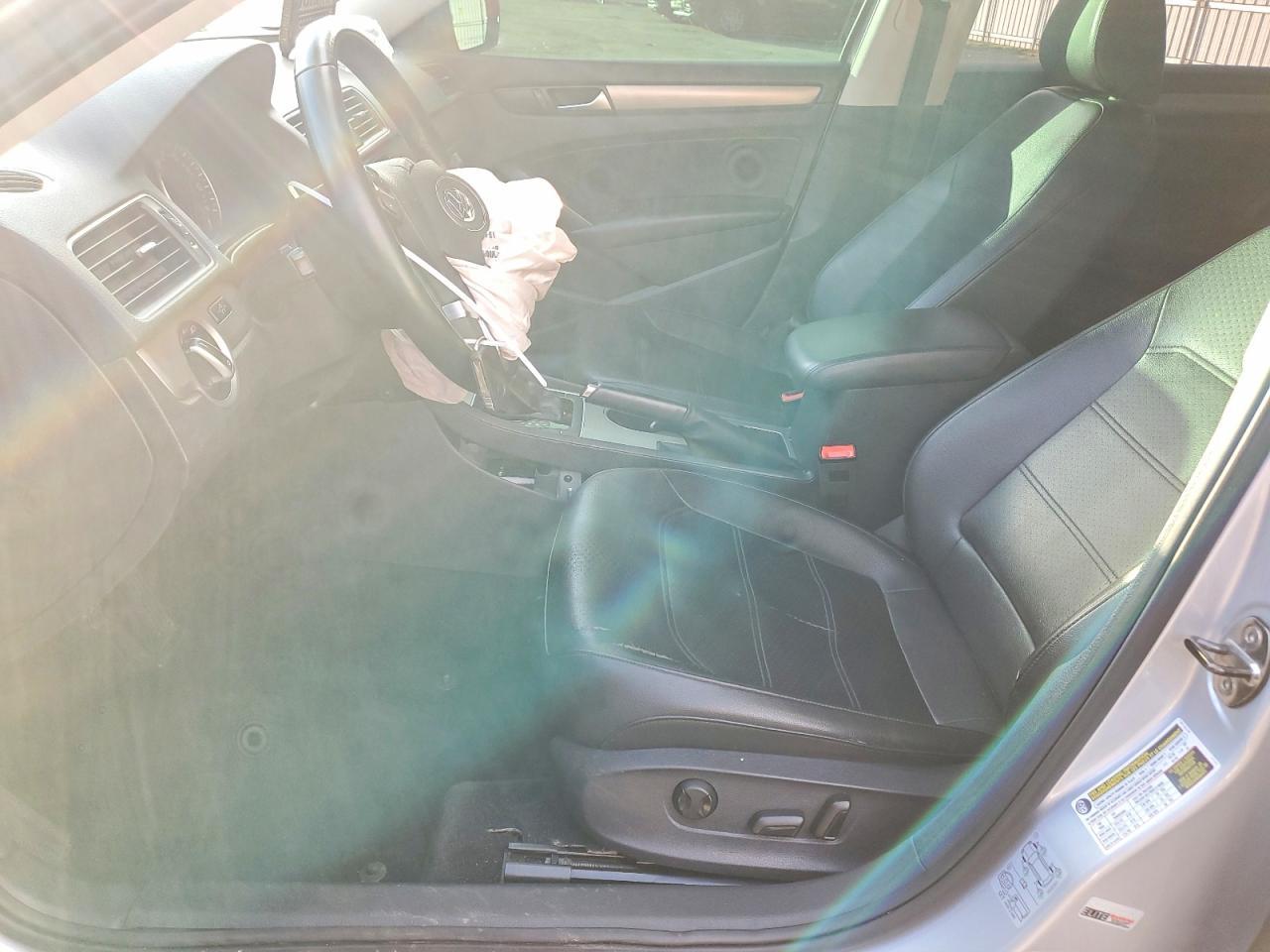 2014 VOLKSWAGEN Passat