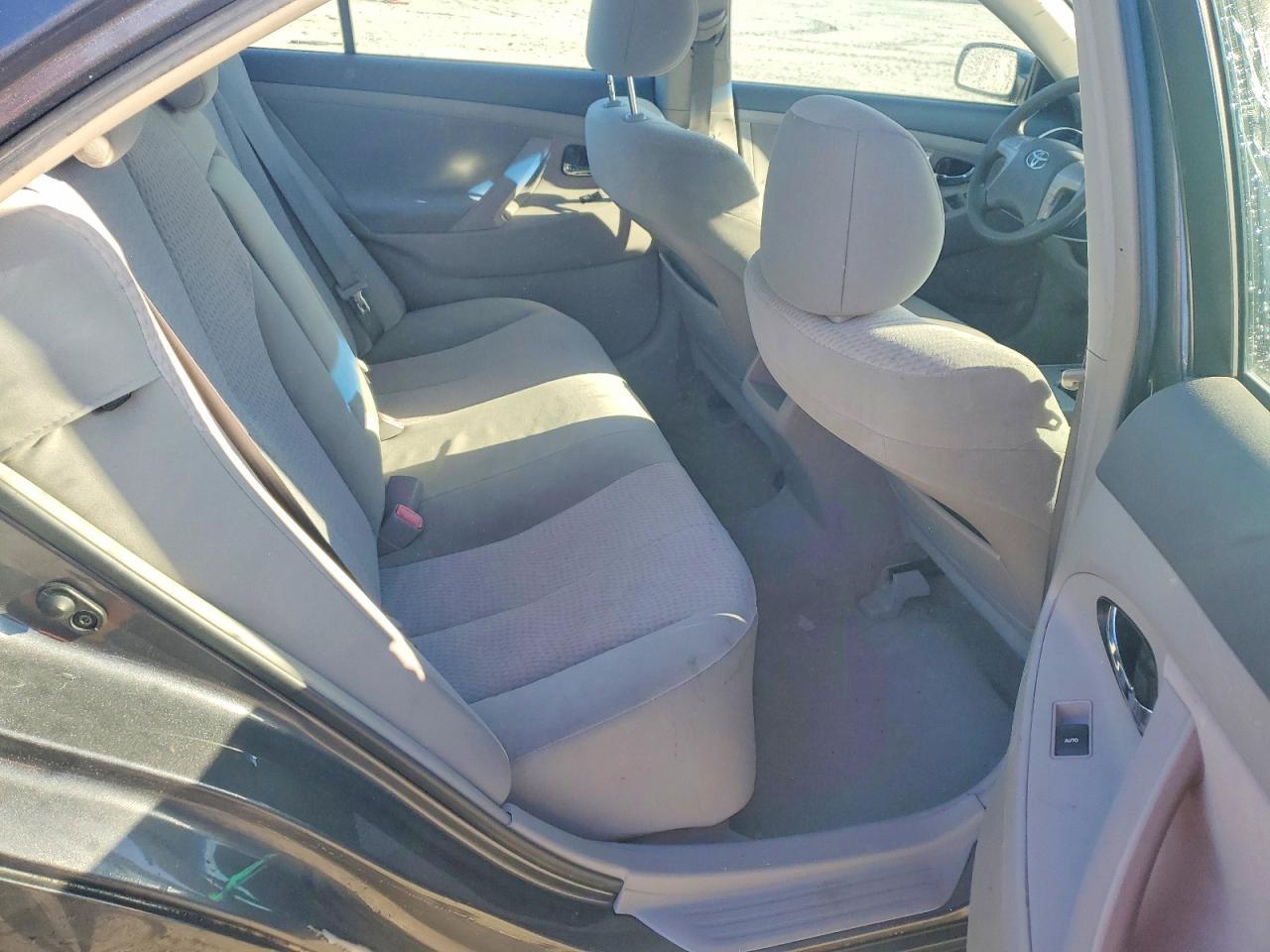 2011 TOYOTA CAMRY