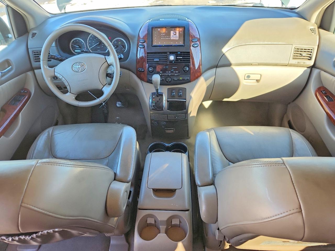 2004 TOYOTA SIENNA