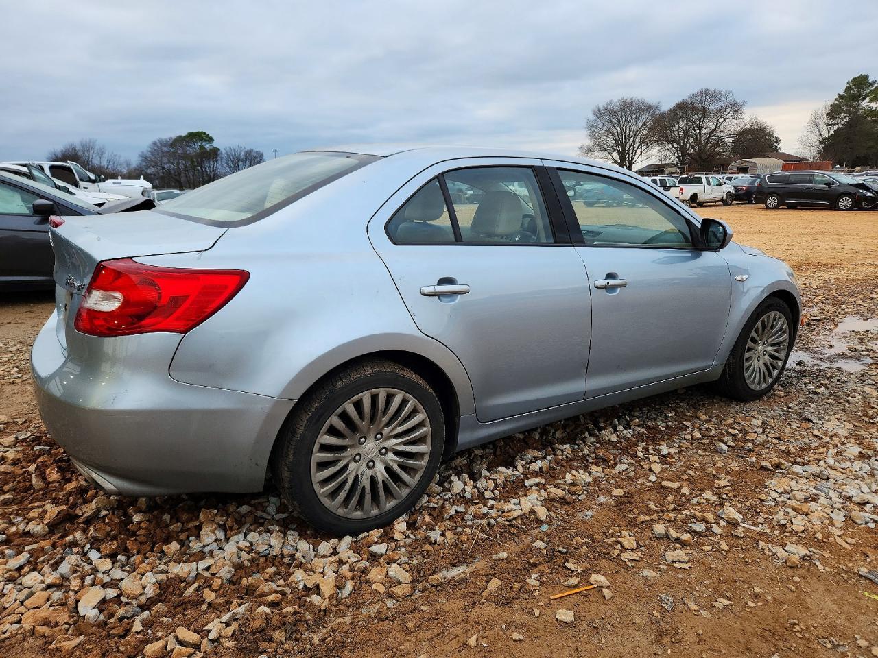 2012 SUZUKI Kizashi