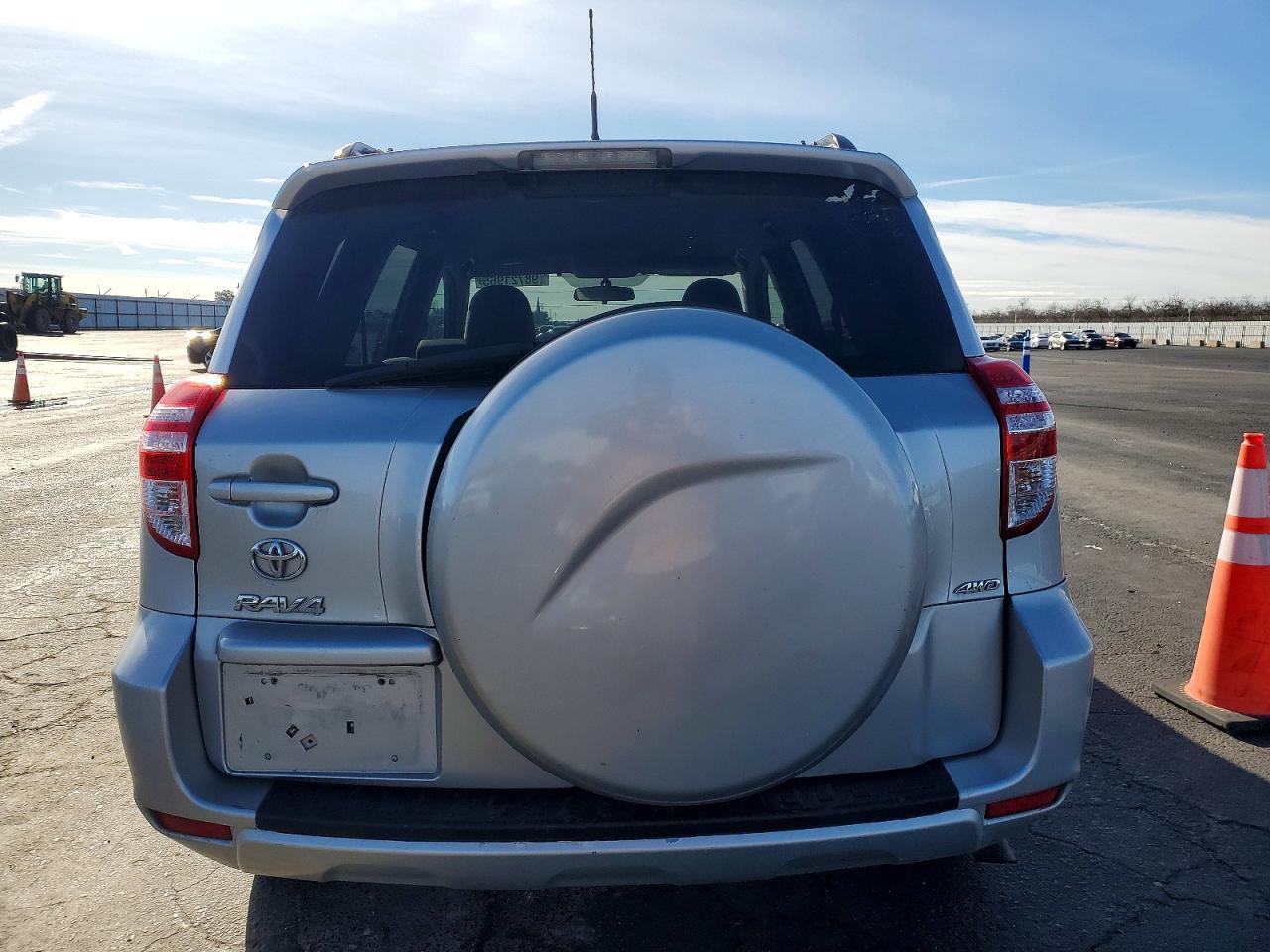2011 TOYOTA RAV4