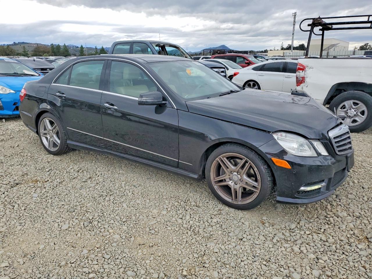 2013 MERCEDES-BENZ E-Class