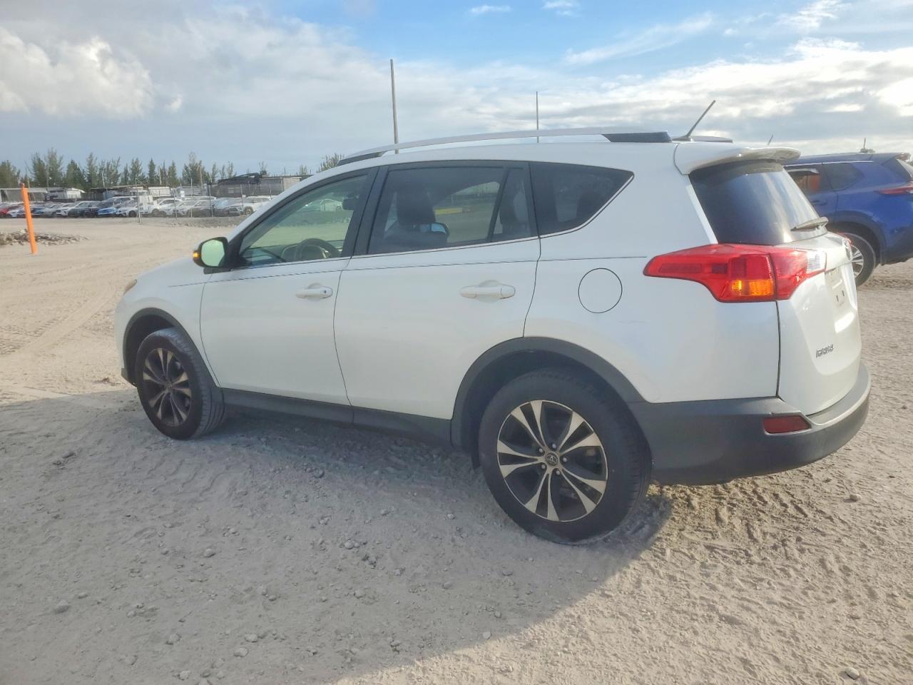 2015 TOYOTA RAV4
