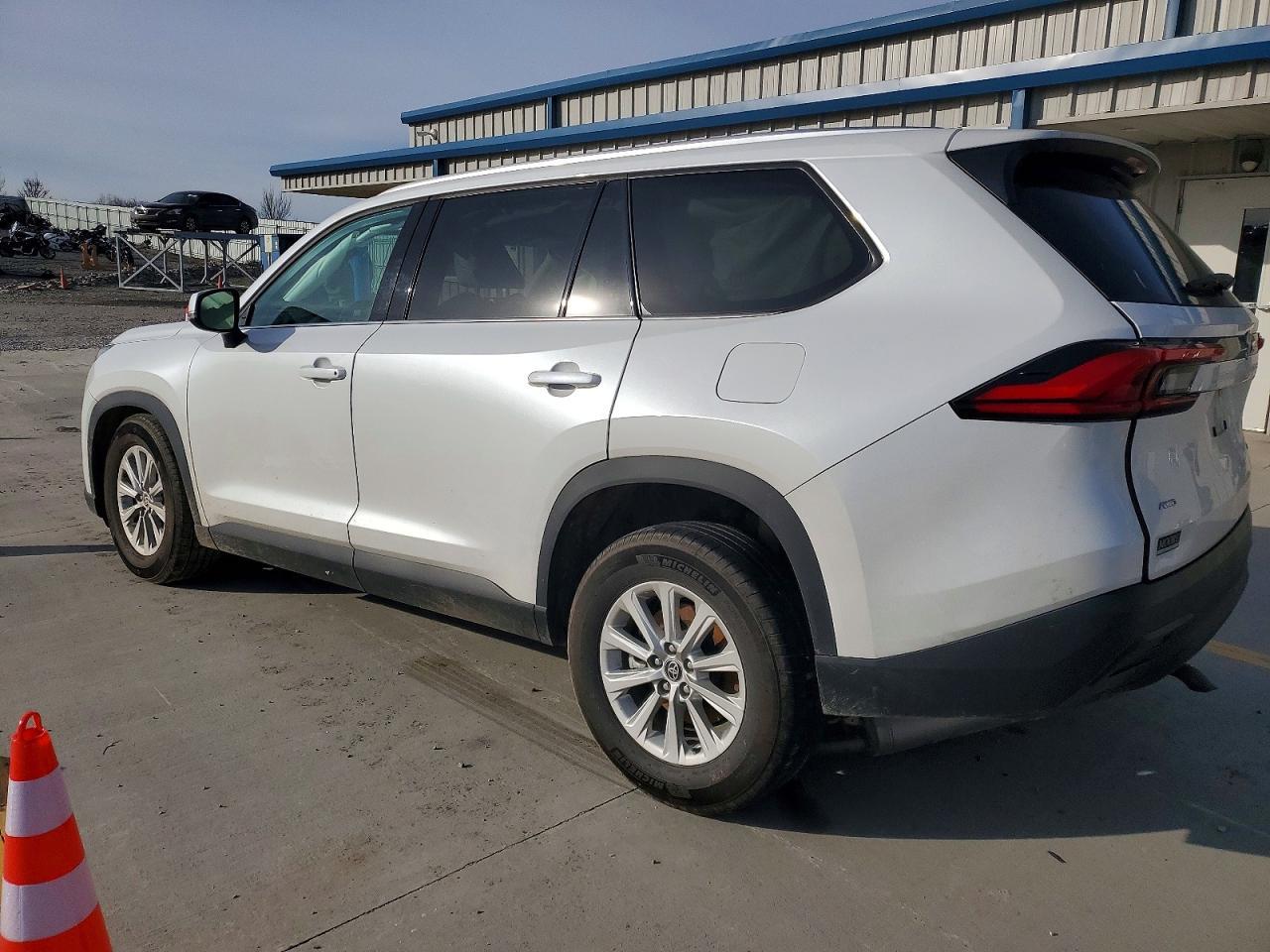 2024 TOYOTA HIGHLANDER