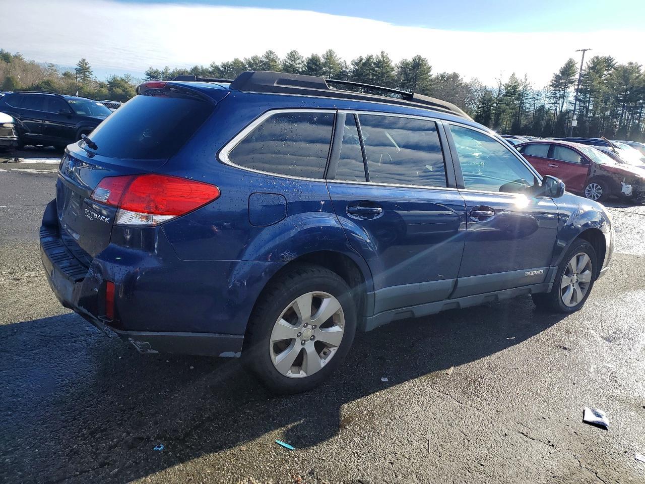 2010 SUBARU Outback