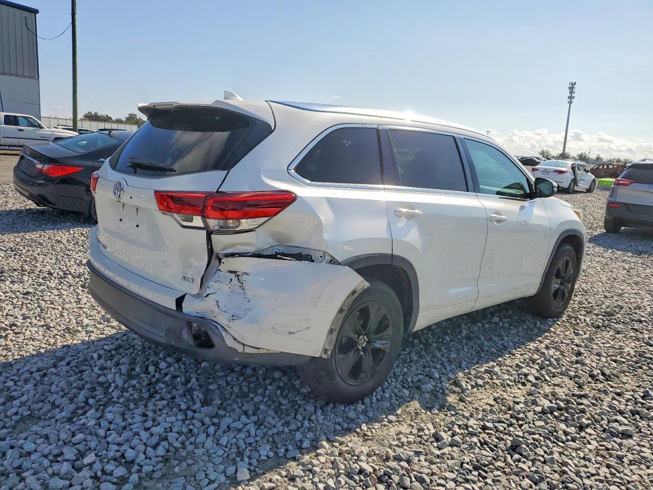 2018 TOYOTA HIGHLANDER