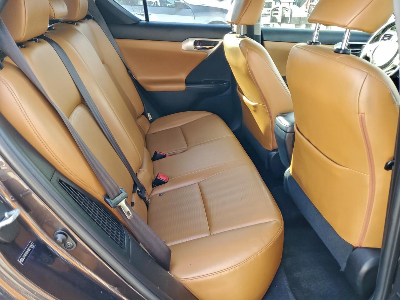 2013 LEXUS CT 200