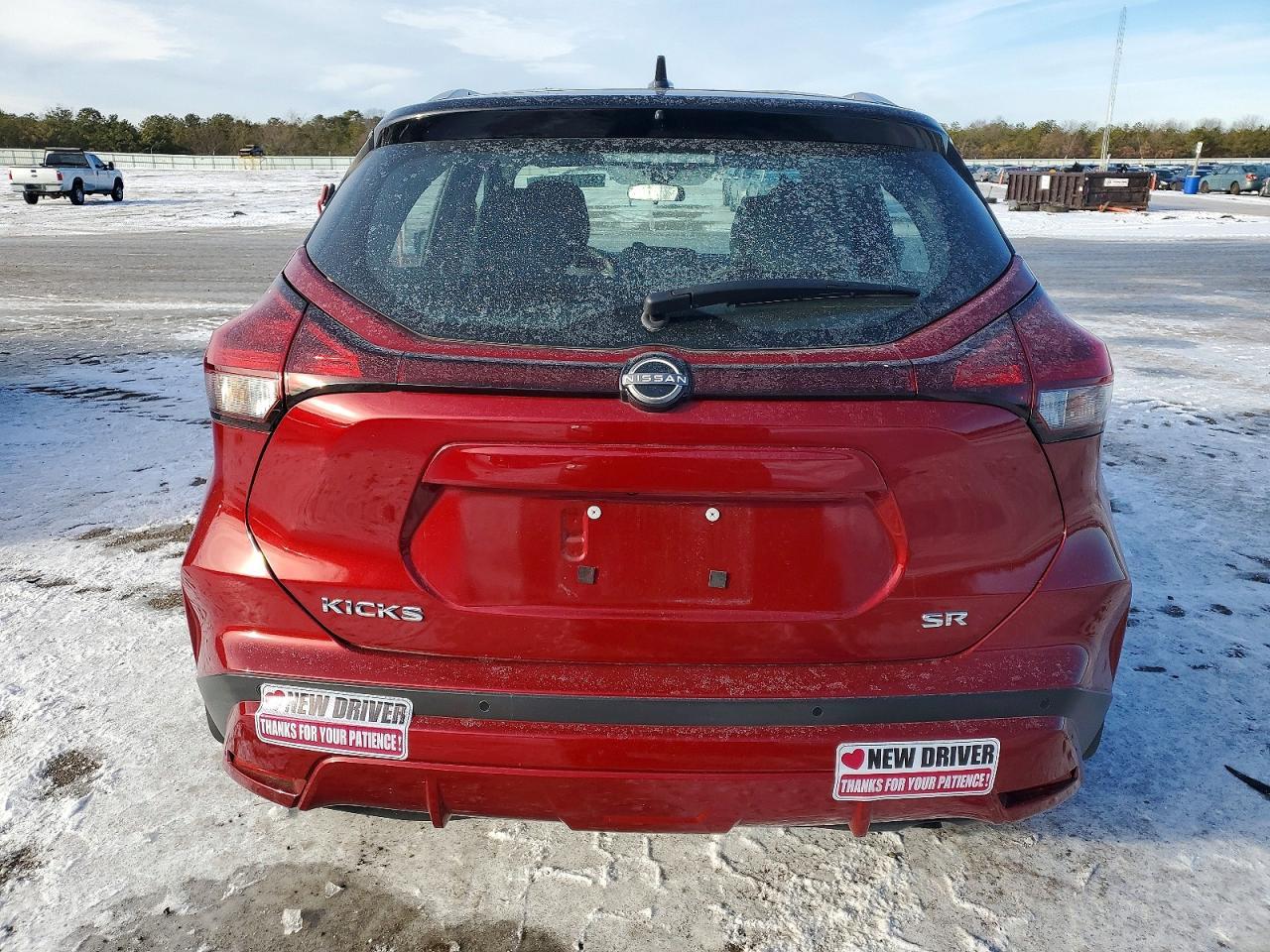 2023 NISSAN KICKS