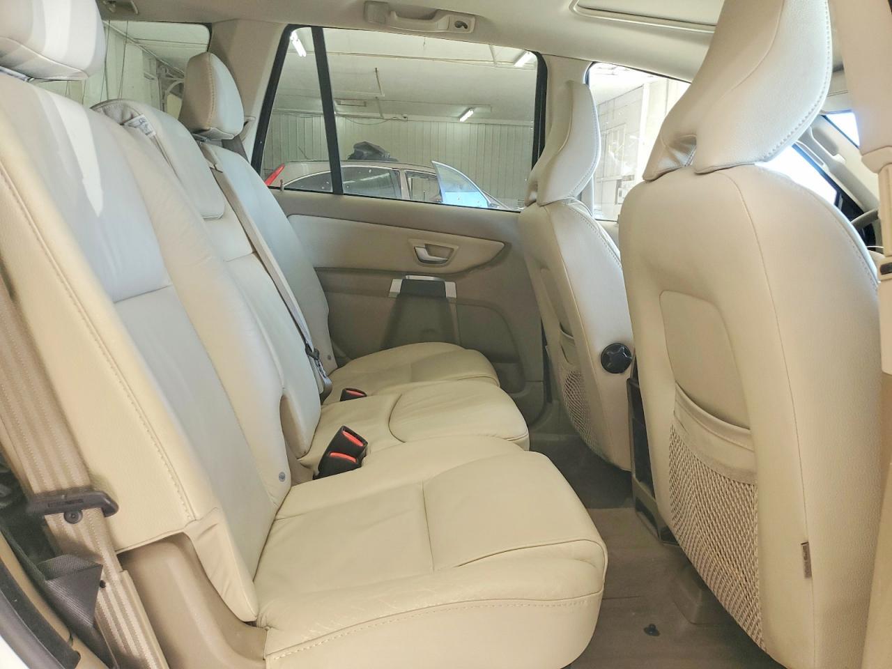 2011 VOLVO XC90