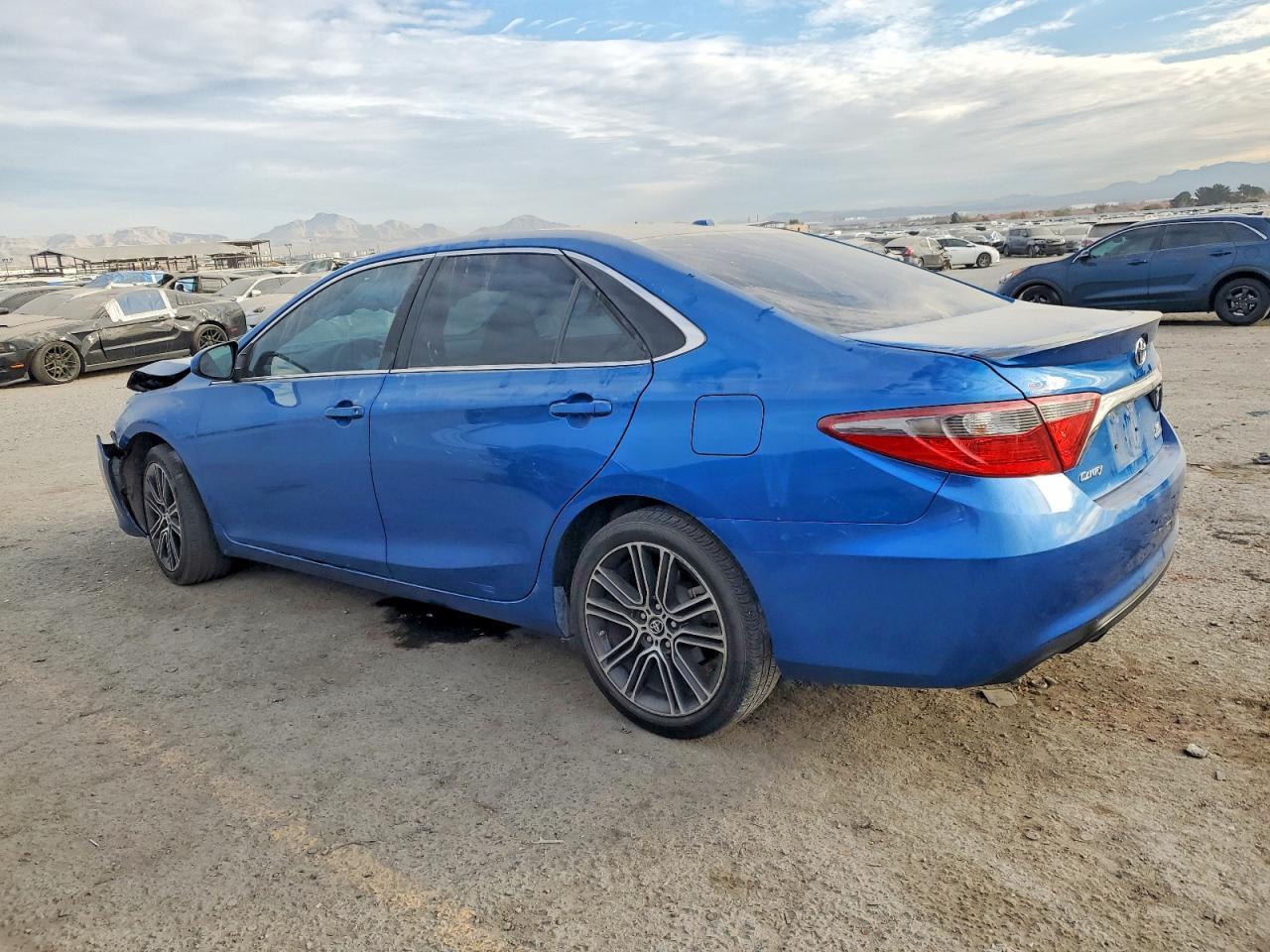 2016 TOYOTA CAMRY