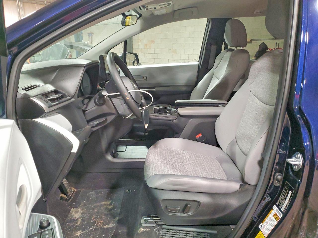 2025 TOYOTA SIENNA