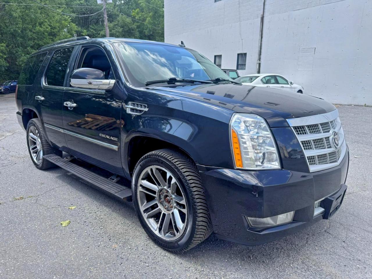 2012 CADILLAC ESCALADE