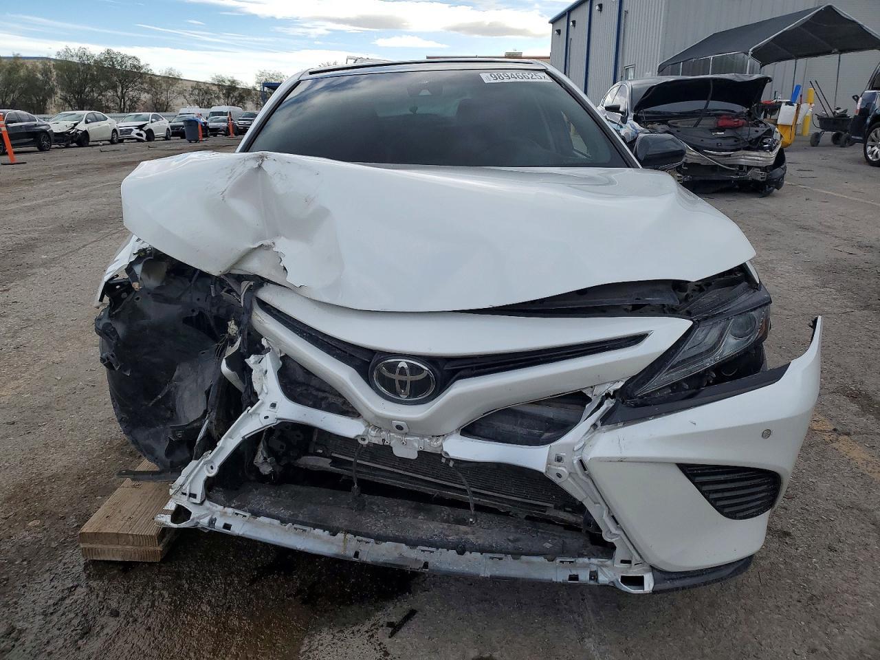 2018 TOYOTA CAMRY