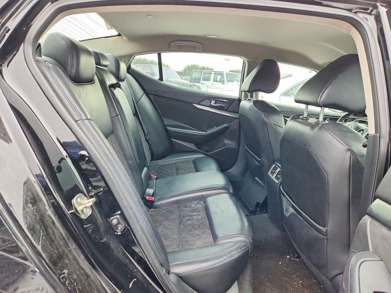 2016 NISSAN Maxima