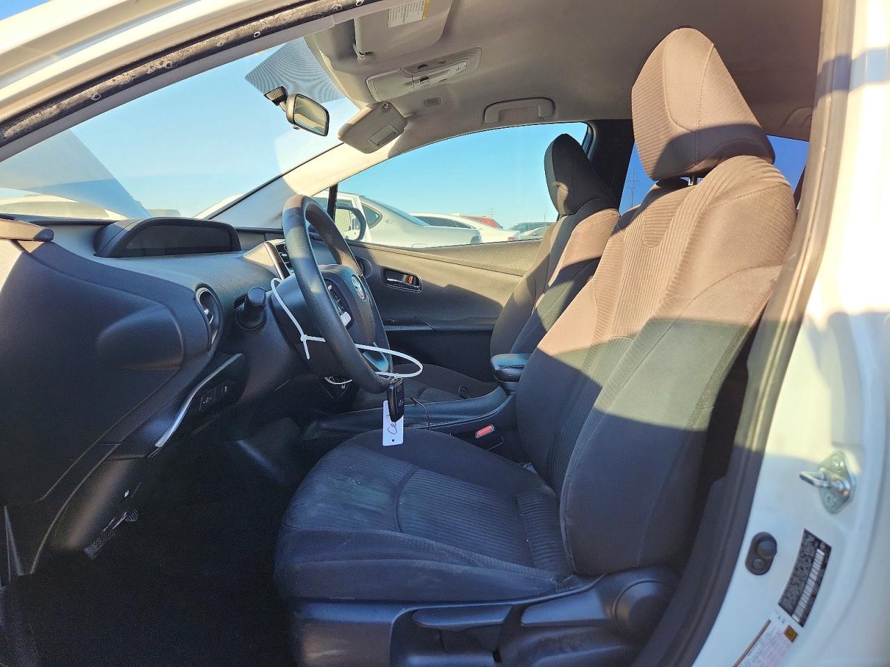 2016 TOYOTA PRIUS